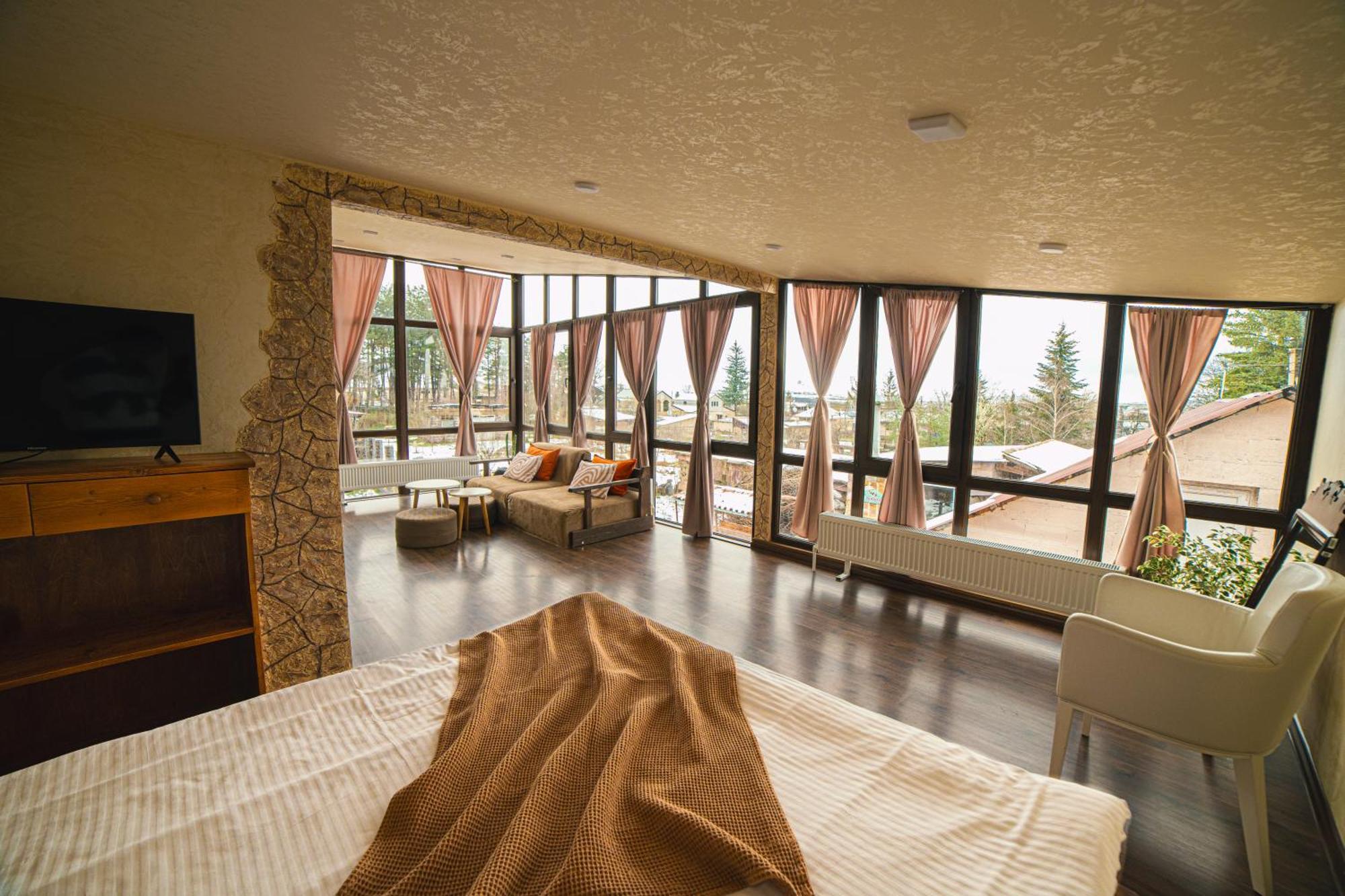 Ecolife Lodge Hotel & Restaurant 斯捷潘纳万 外观 照片
