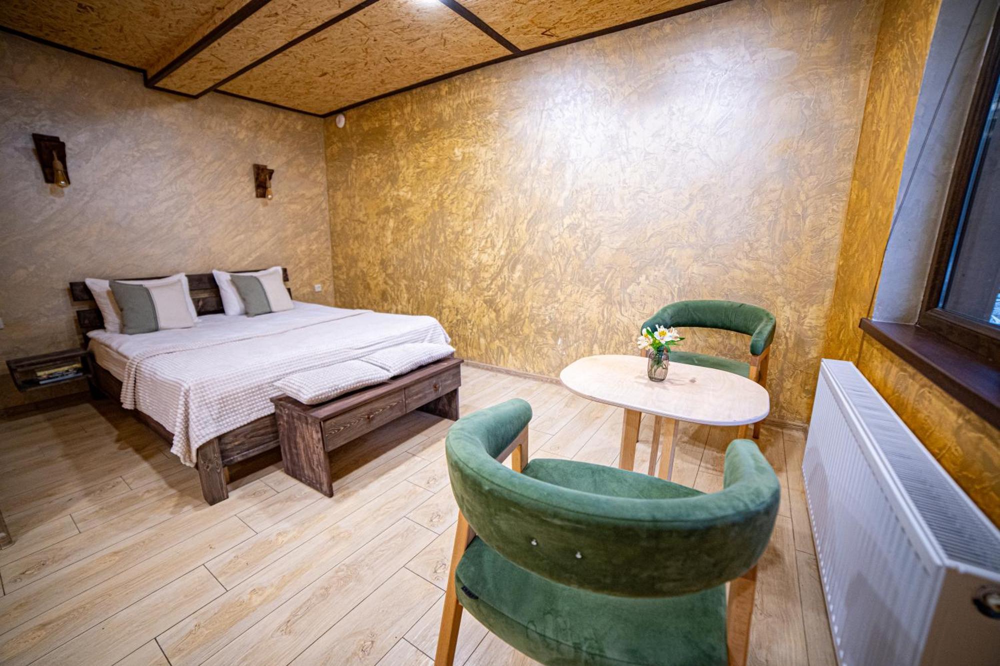 Ecolife Lodge Hotel & Restaurant 斯捷潘纳万 外观 照片